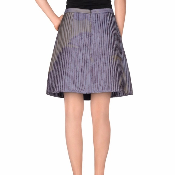 💰PRICE DROP💰VGUC Emporio Armani knee high skirt - Picture 2 of 8